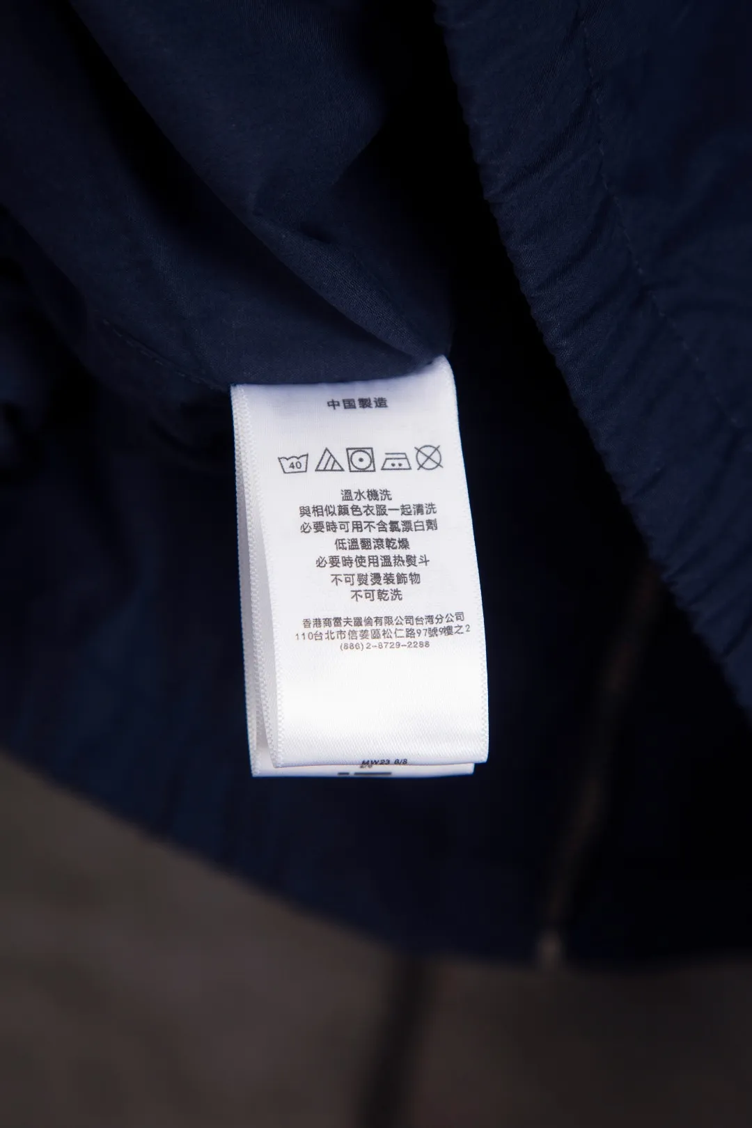 P290 Actual photo [Popular item] Style number: 25109# (on sale all year round) Color: khaki/navy blue Size: S to XL - Ralph Lauren/Ralph Lauren Solid color logo embroidered cotton soft shell fabric hooded assault jacket - the face is the same as the original 32 high count plain super soft carbon grinding ✅ - Brand POLO three zippers Customized back collar webbing Dark and light two-color oil edge leather strips ✅ - Ralph Lauren/Ralph Lauren's classic men's and women's bomber zipper hooded jacket. It has an elegant and fashionable style with any wear. It has a retro and relaxed feel. The hood and zipper elements add to the casual casualness. The paper man effect on the upper body can be perfectly controlled whether it is sports style or casual style ✅